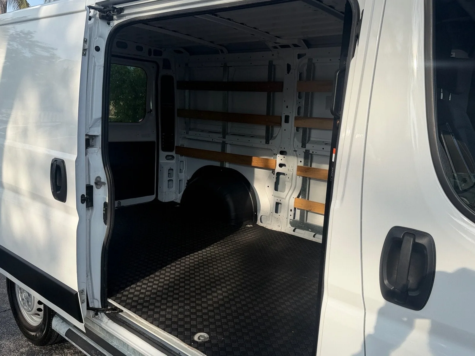 2025 RAM ProMaster Cargo Van Tradesman photo 14