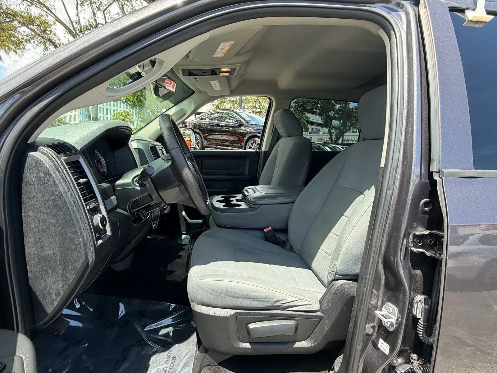 2017 RAM 1500 Express photo 9