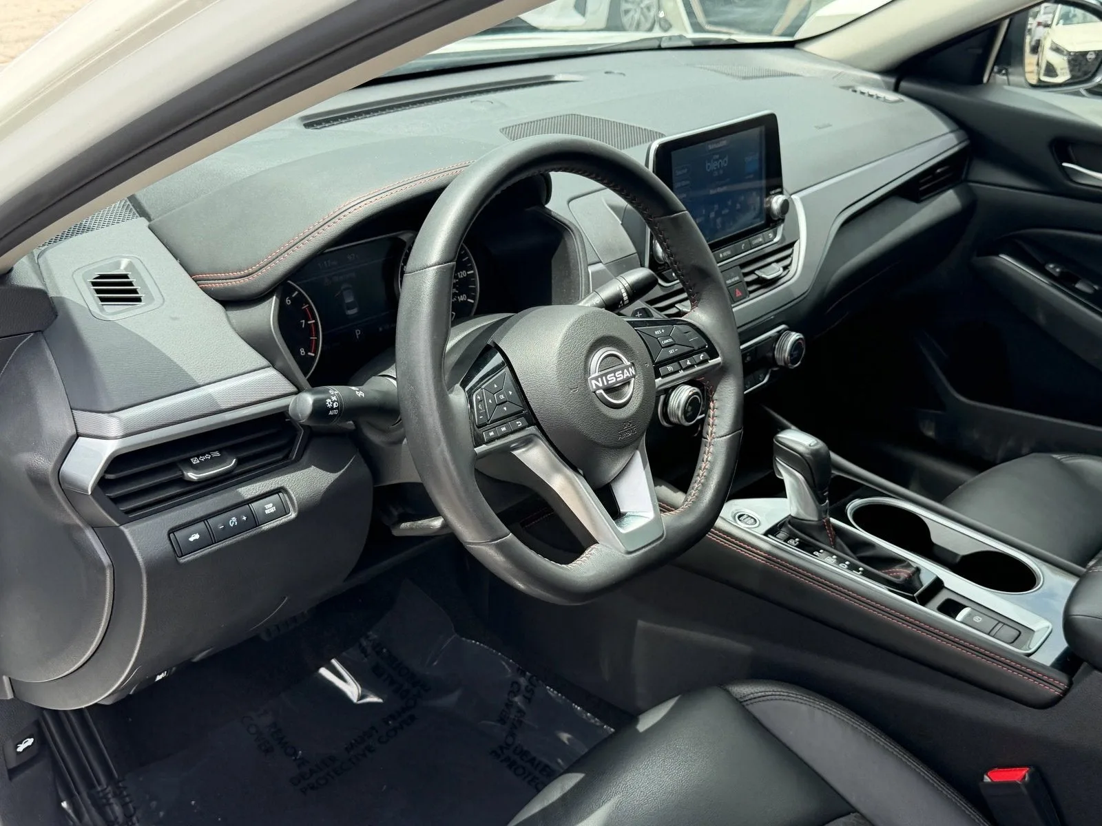 2024 Nissan Altima SR photo 12