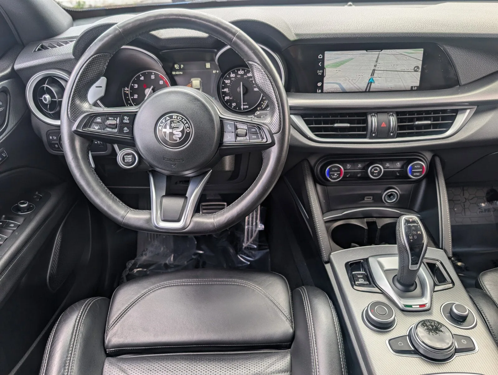 2022 Alfa Romeo Stelvio Veloce photo 12