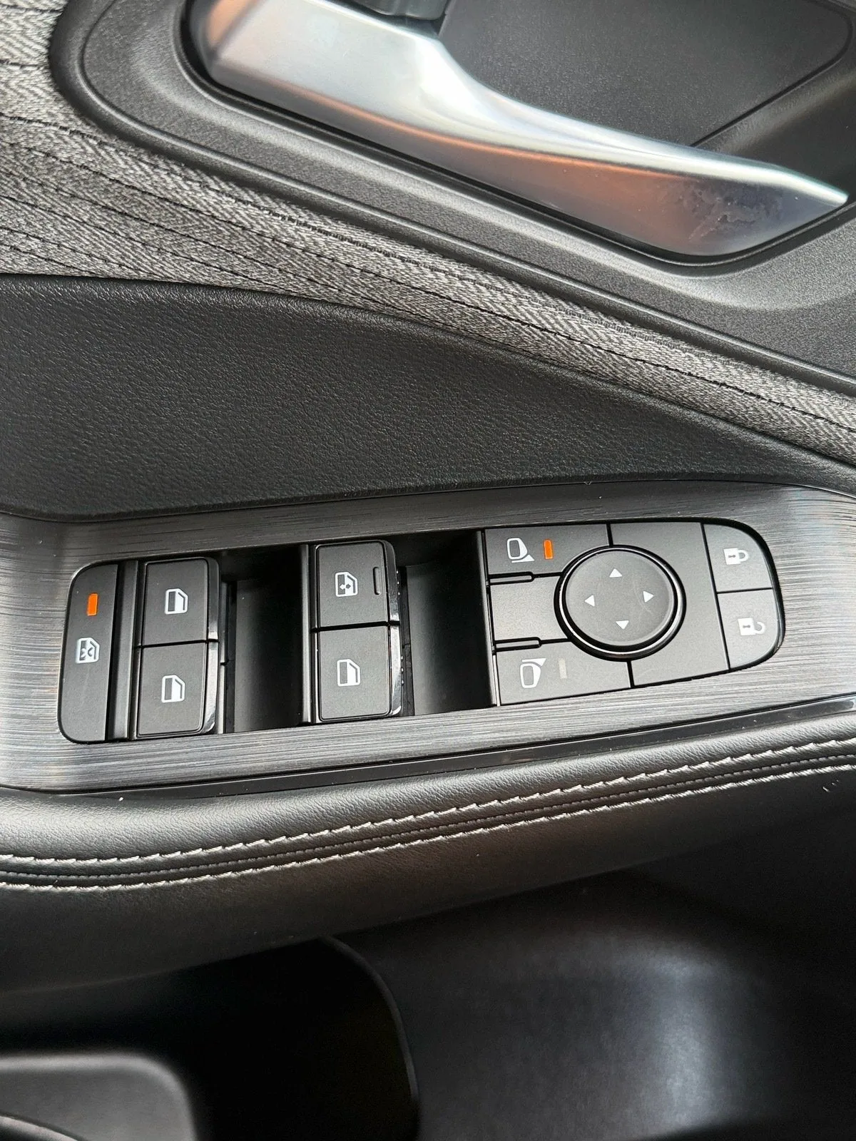 2023 Nissan Rogue SV photo 30