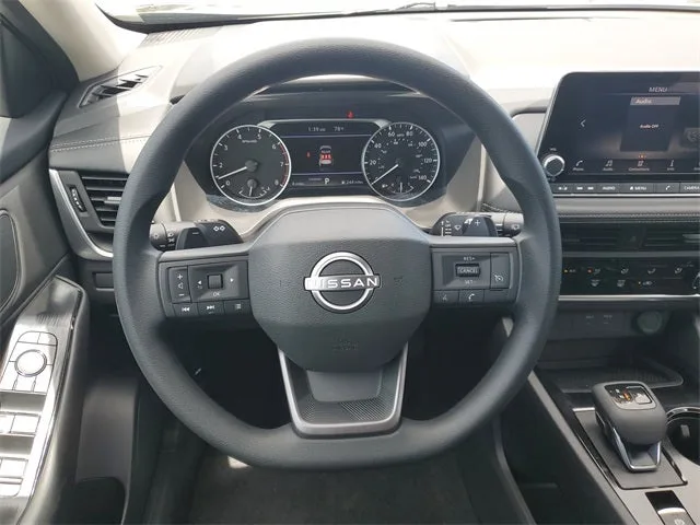 2025 Nissan Rogue S photo 9