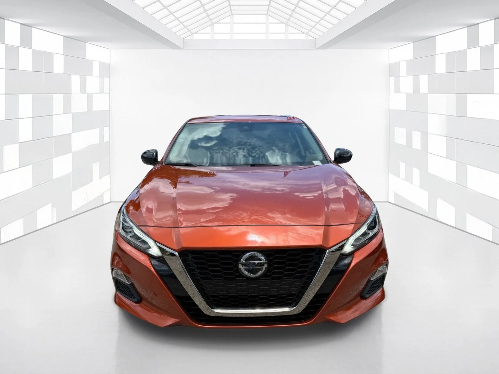 2022 Nissan Altima SR photo 2