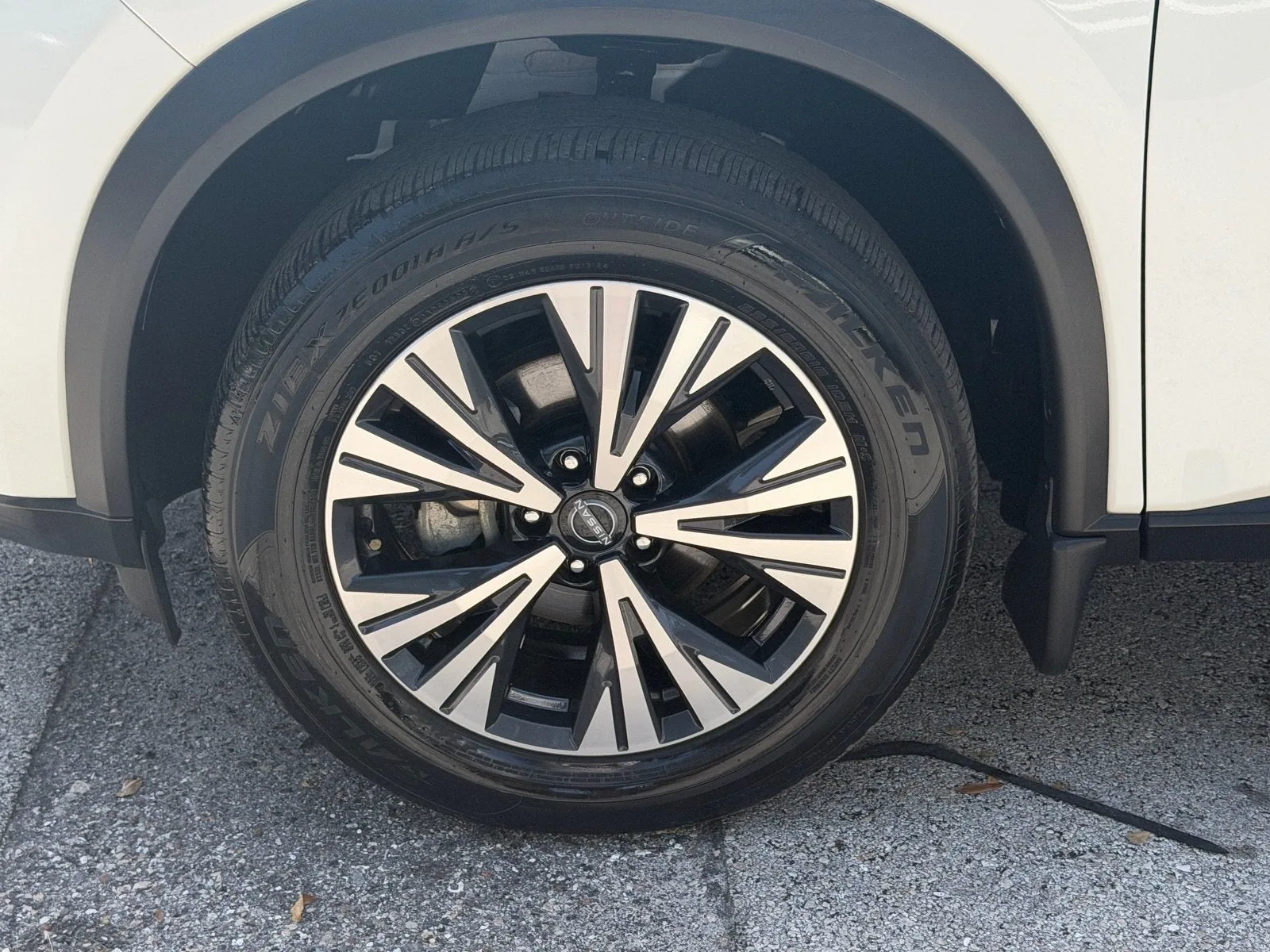 2023 Nissan Rogue SV photo 19