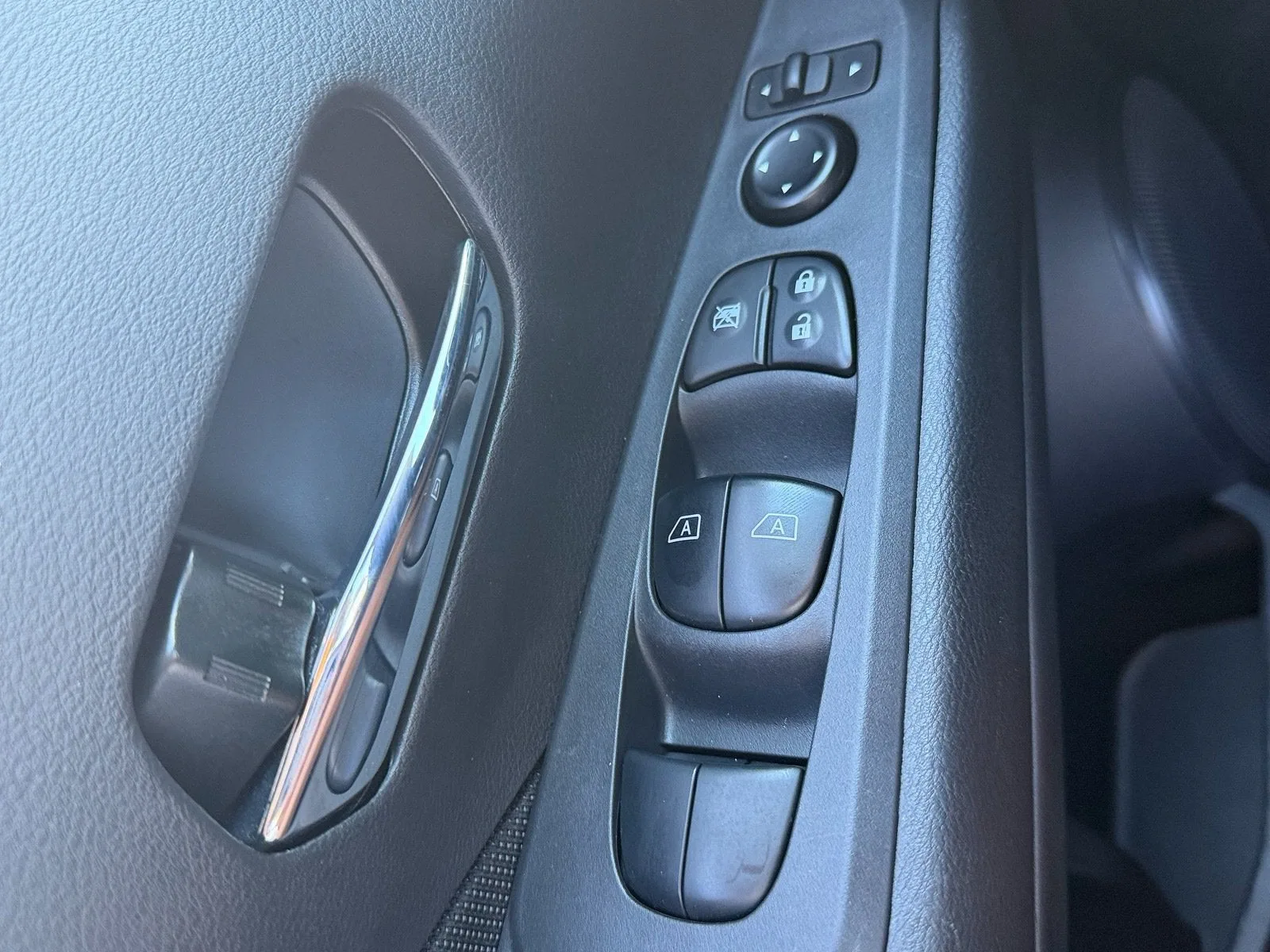 2024 Nissan Kicks SV photo 34