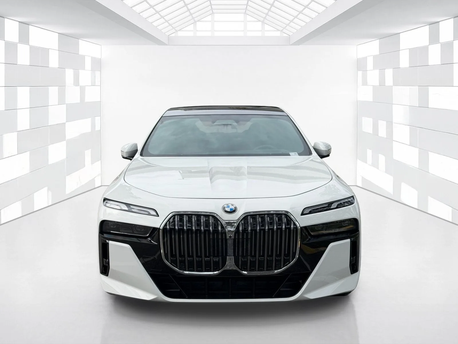 2025 BMW 7 Series 740i xDrive photo 2