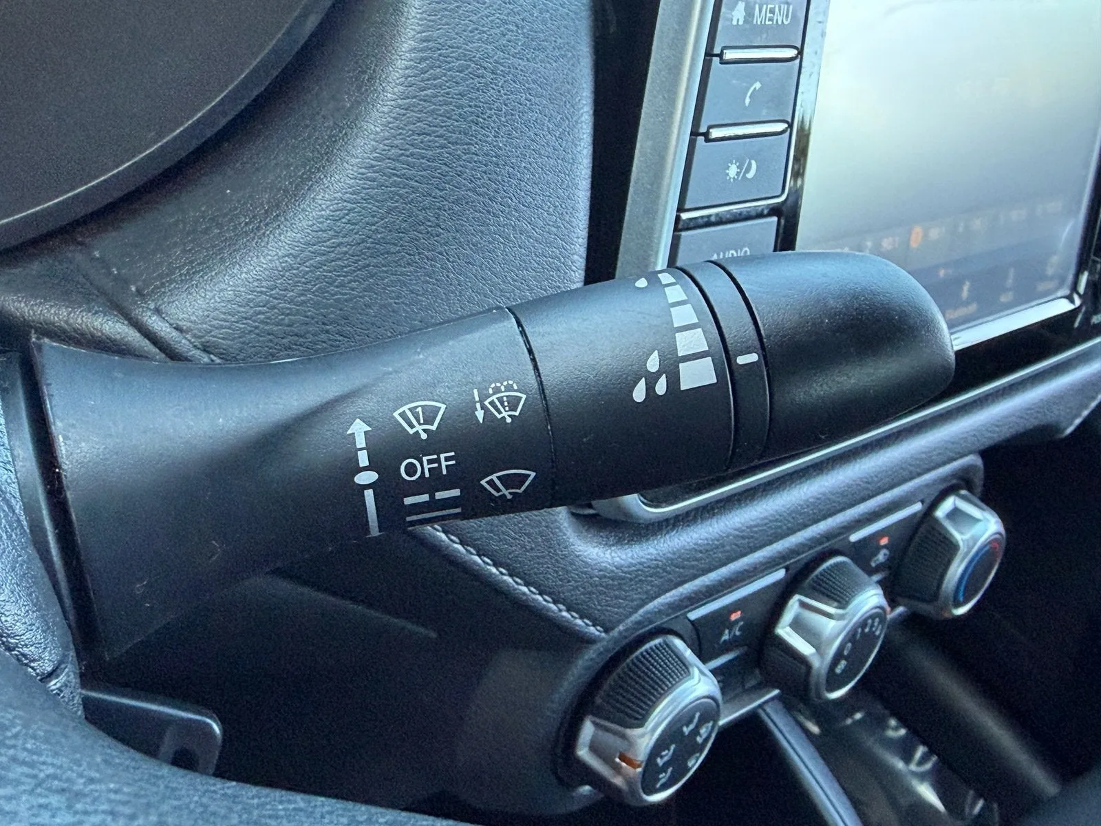 2025 Nissan Versa S photo 29