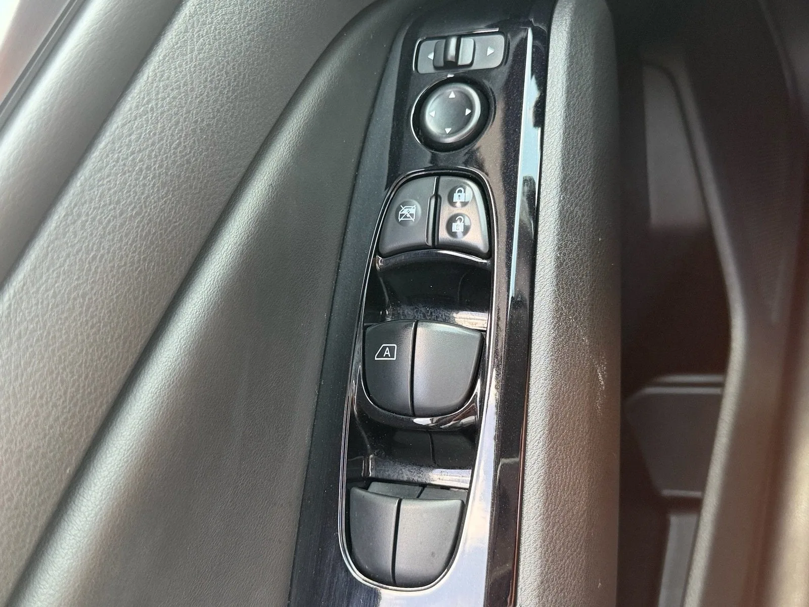 2023 Nissan Altima SV photo 32