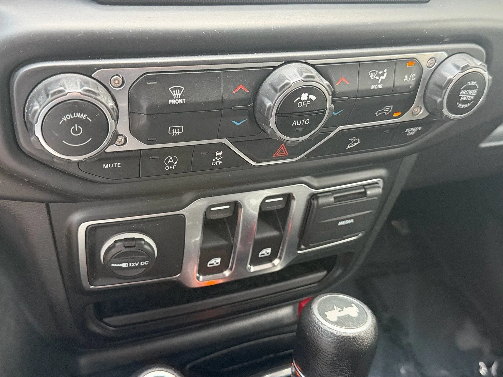 2020 Jeep Wrangler Sport S photo 22