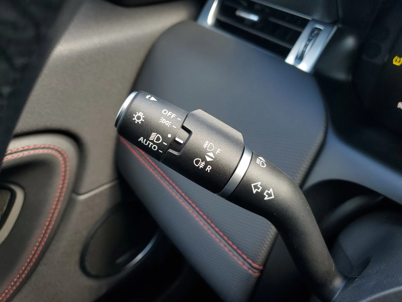 2023 Land Rover Discovery Sport SE R-Dynamic photo 20