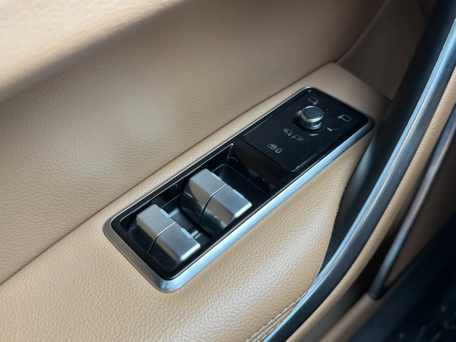 2023 Jaguar F-PACE S photo 22