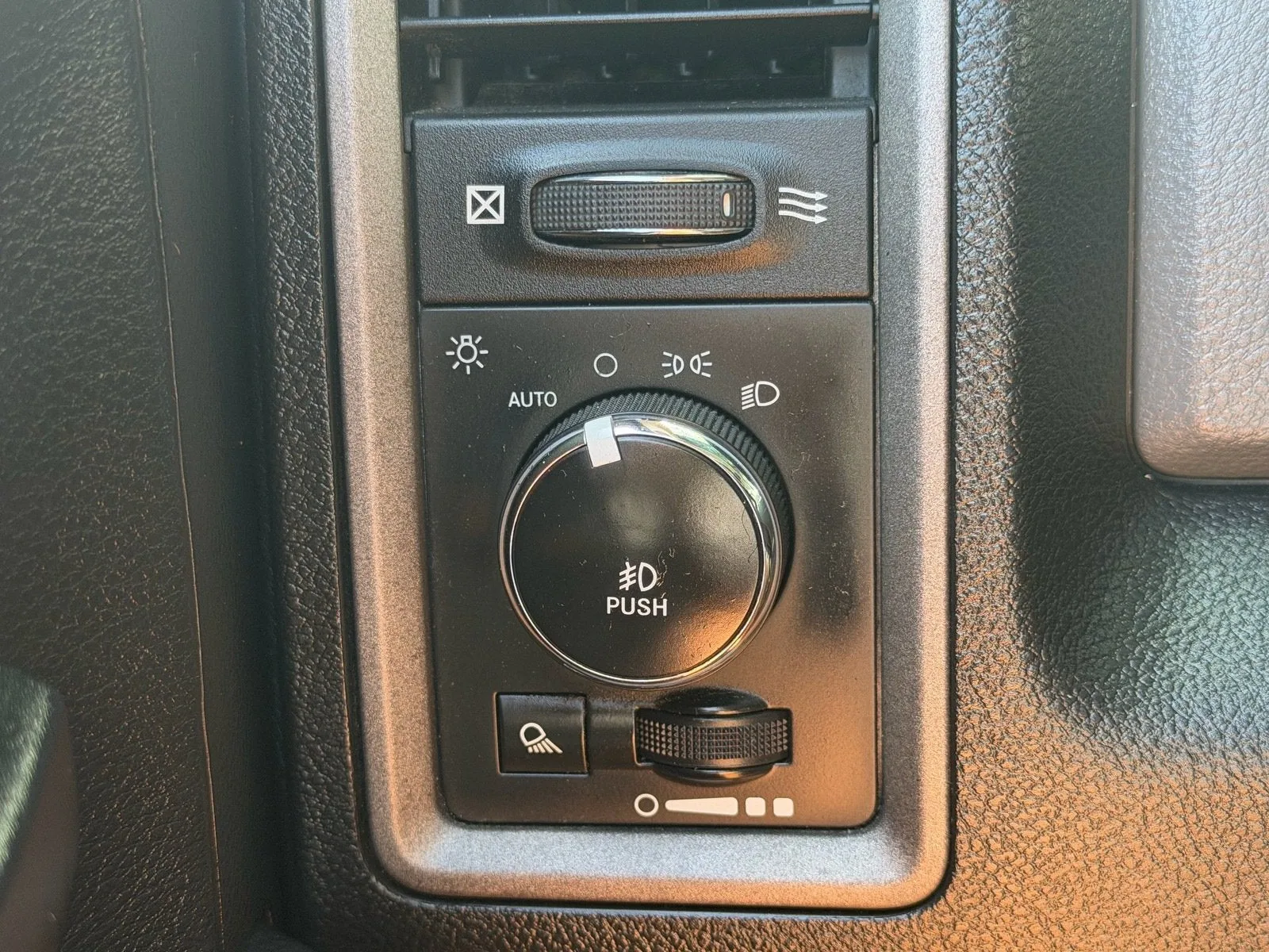 2017 RAM 1500 Express photo 29