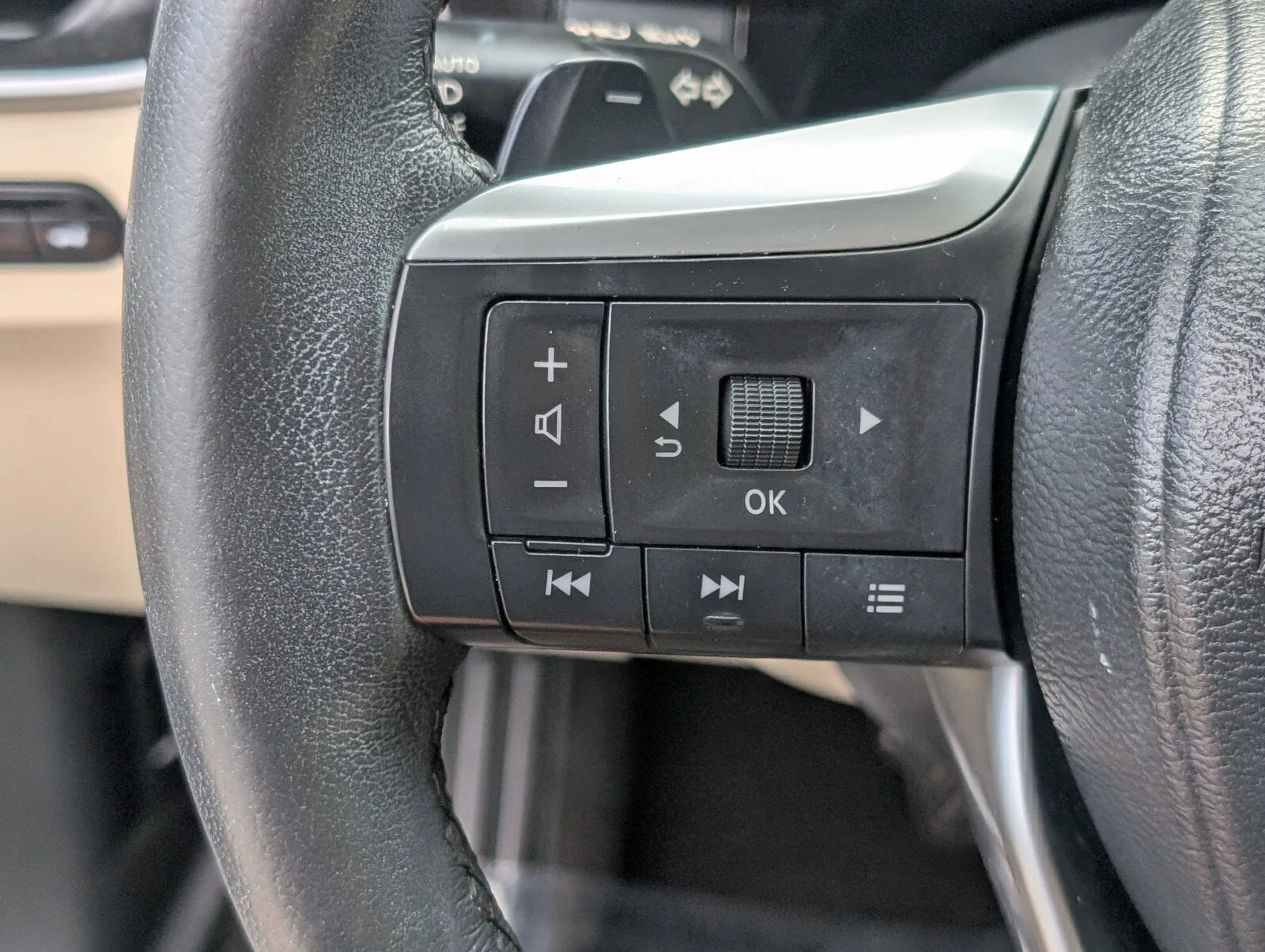 2023 INFINITI QX60 LUXE photo 33