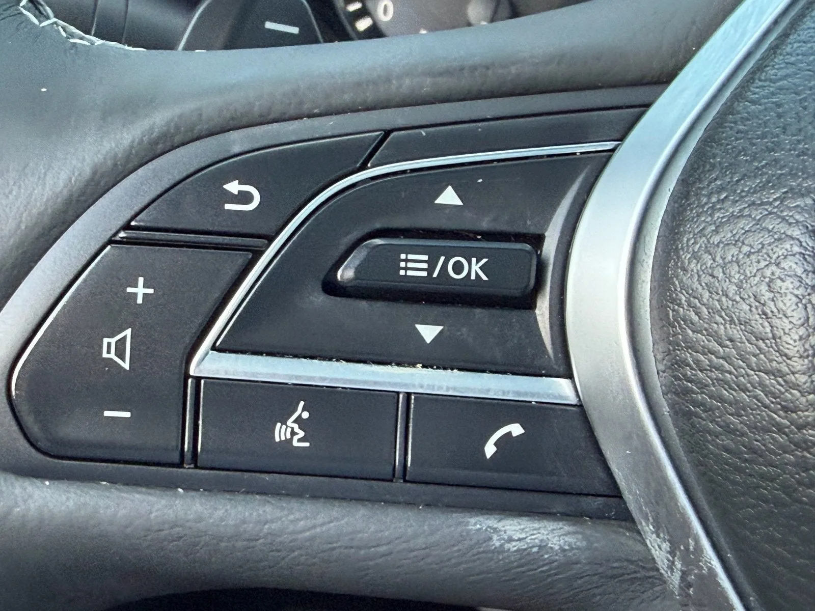 2023 INFINITI QX50 LUXE photo 32