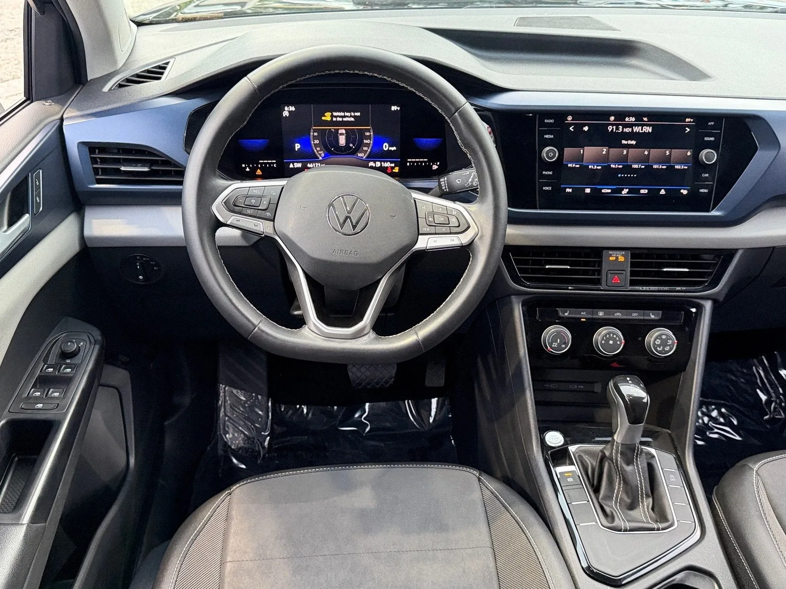 2023 Volkswagen Taos SE photo 13