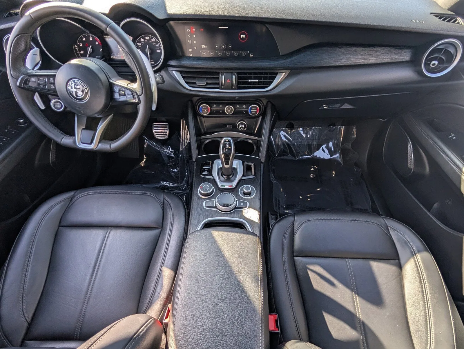 2023 Alfa Romeo Stelvio Sprint photo 12