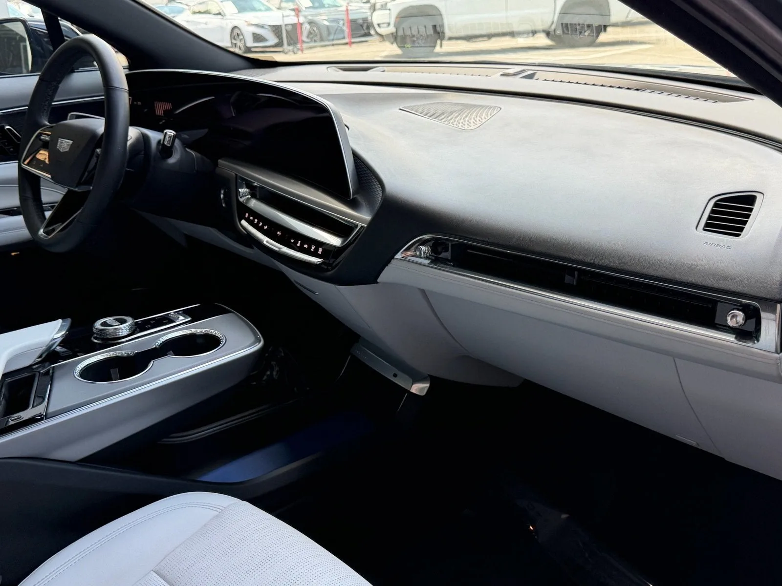 2024 Cadillac LYRIQ Luxury photo 15