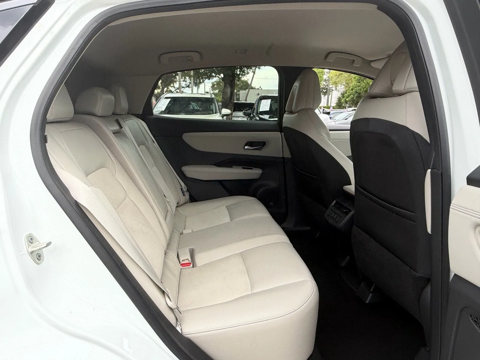 2025 Nissan ARIYA ENGAGE photo 16