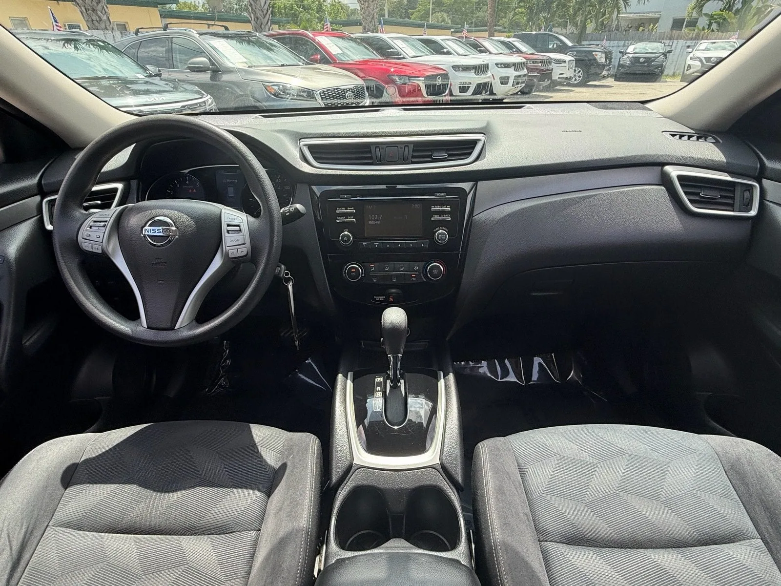 2016 Nissan Rogue S photo 13