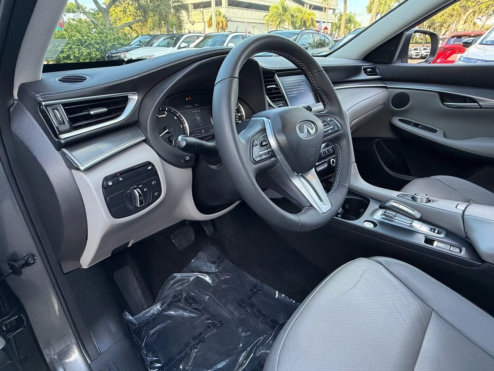 2023 INFINITI QX50 LUXE photo 10