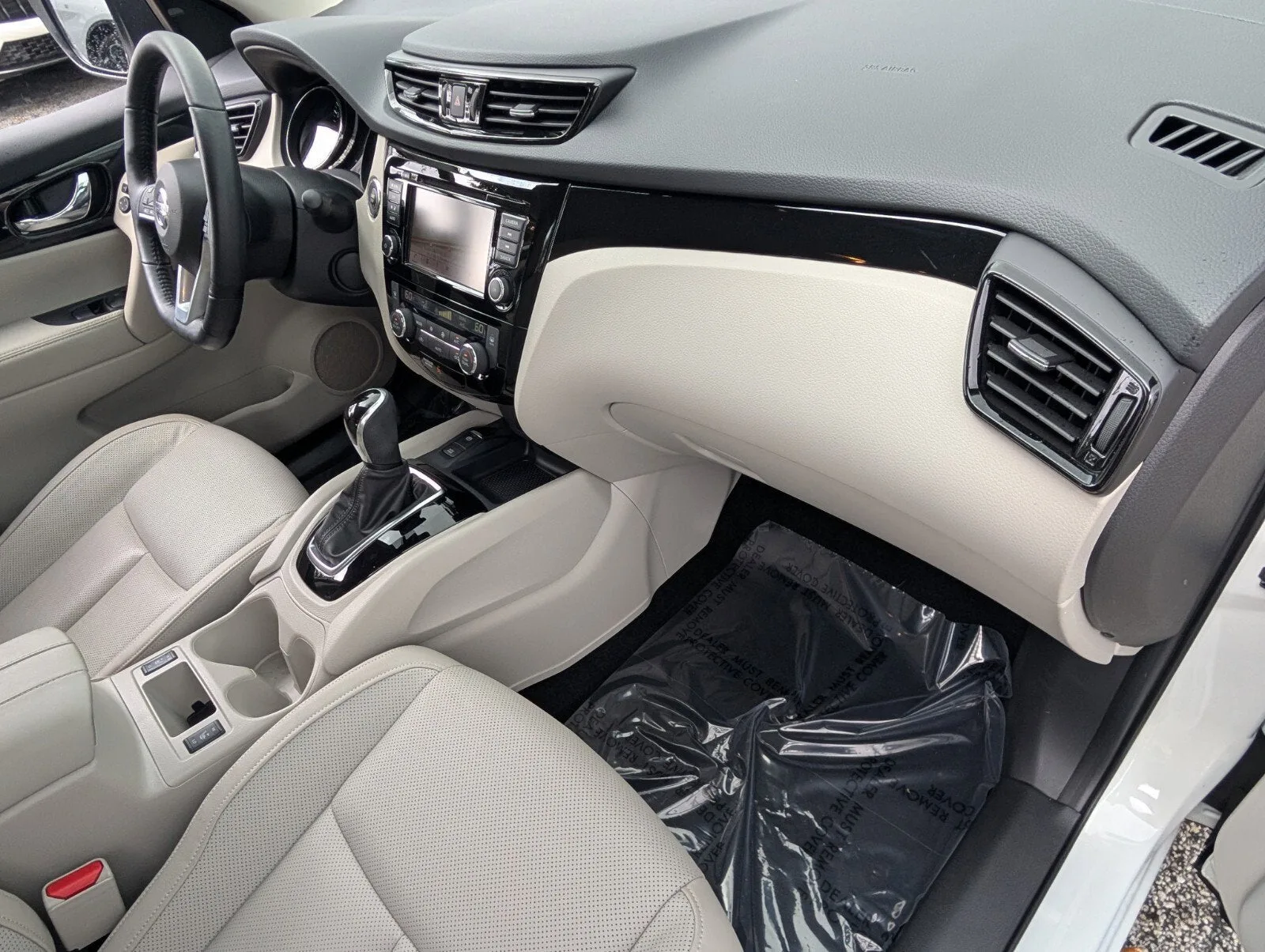 2022 Nissan Rogue Sport SL photo 19
