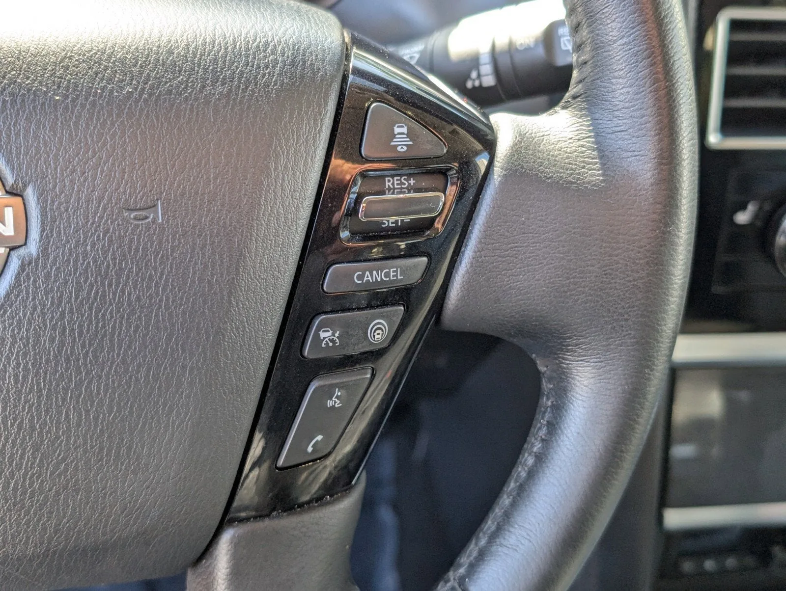 2024 Nissan Armada SV photo 32