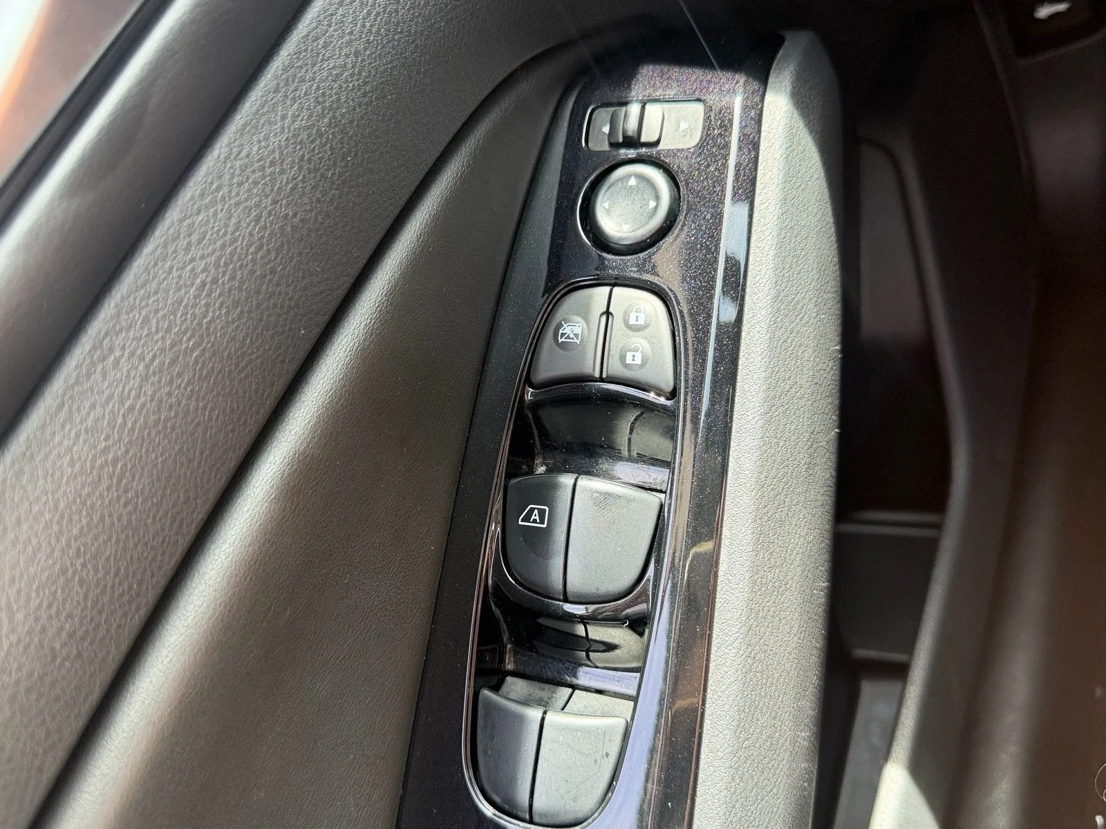 2023 Nissan Altima SV photo 34