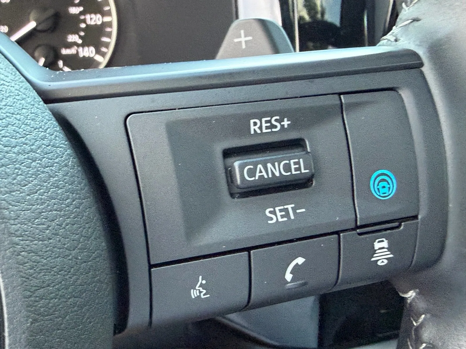 2025 Nissan Pathfinder SV photo 30