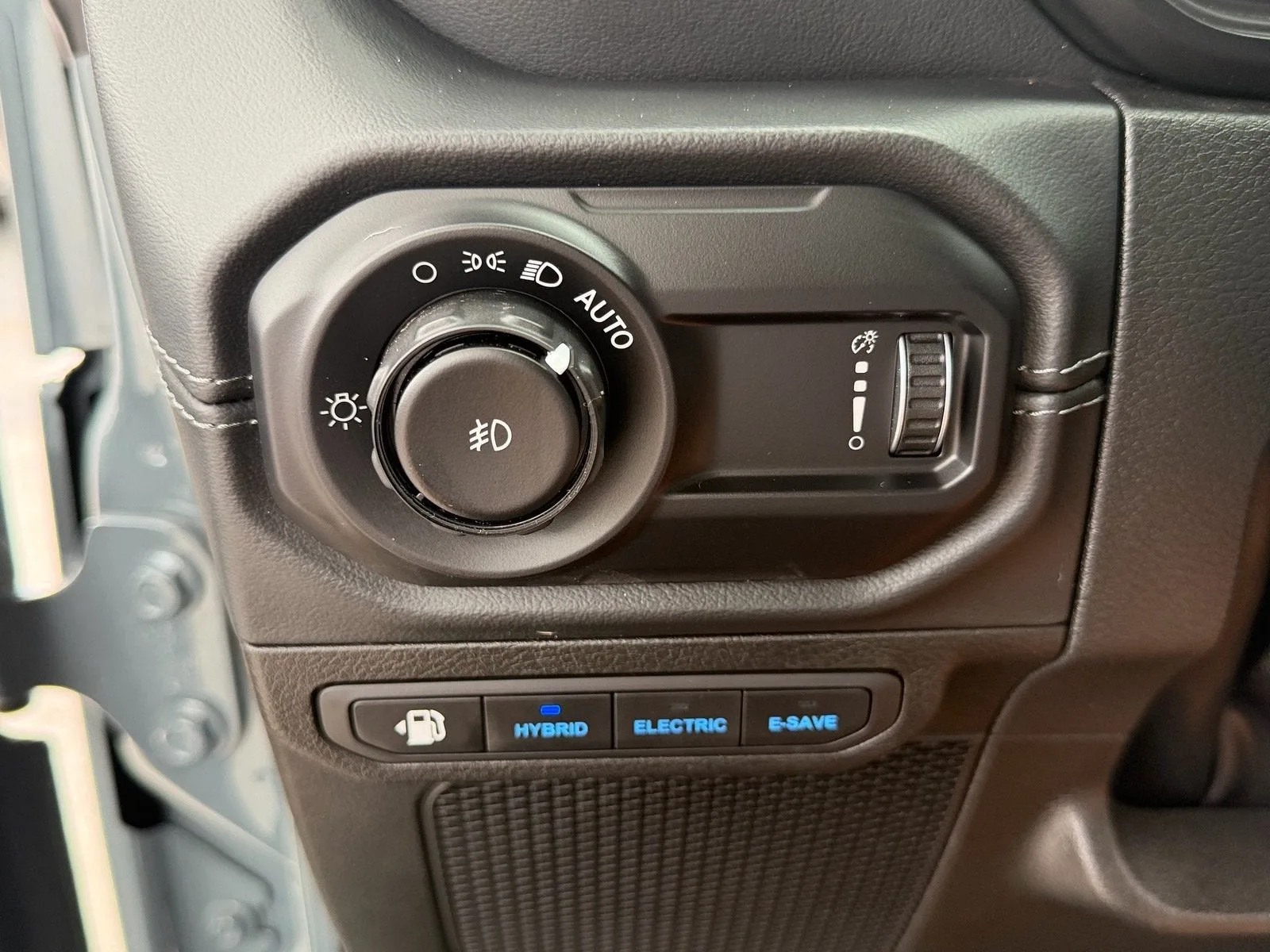 2024 Jeep Wrangler 4xe Sahara photo 31