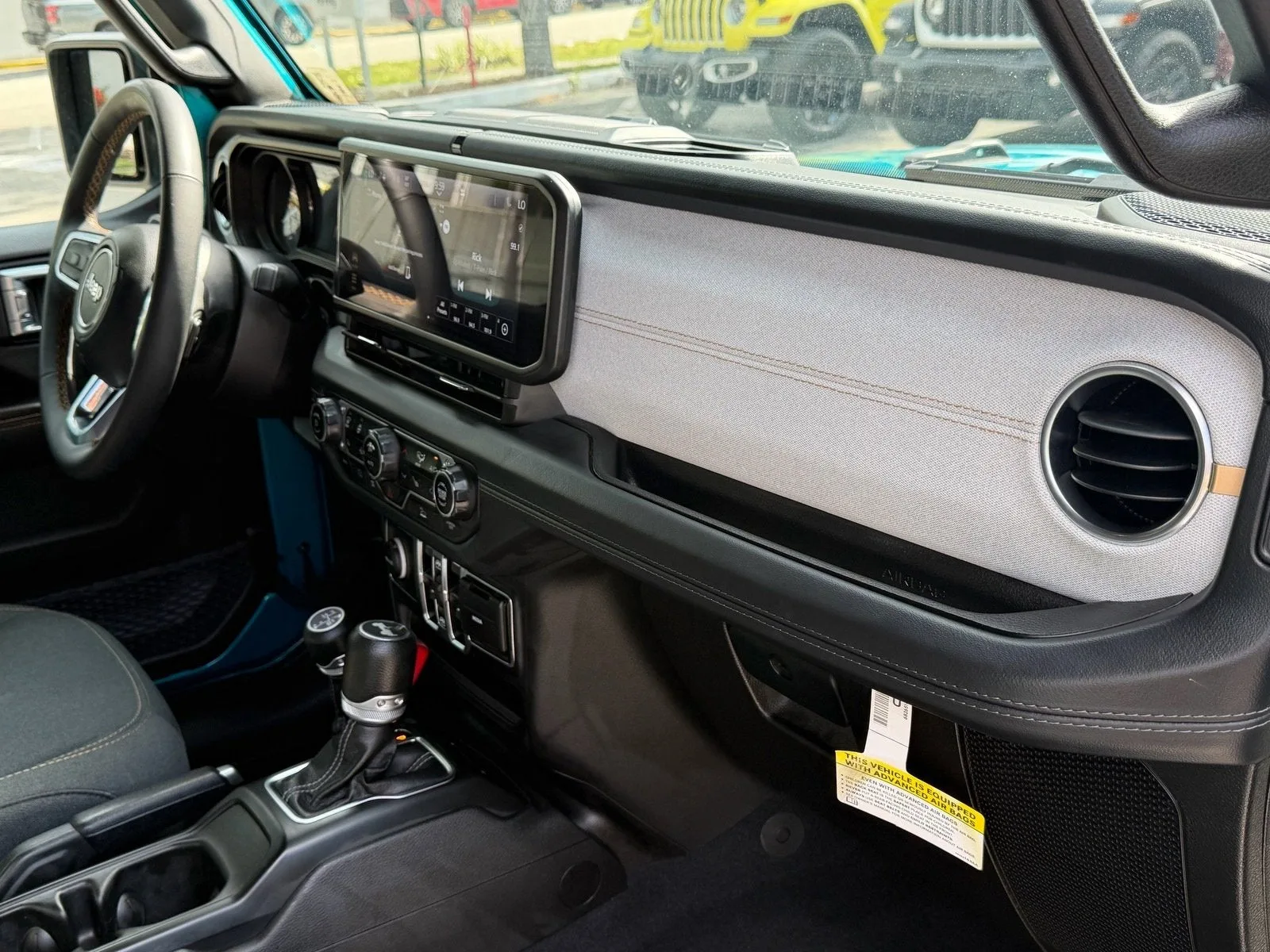 2024 Jeep Wrangler 4xe Sahara photo 17