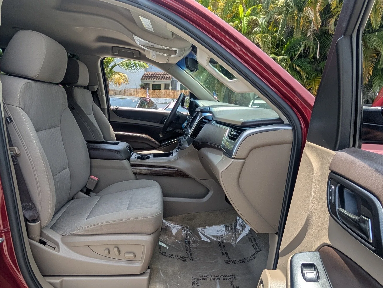 2017 Chevrolet Tahoe LS photo 17