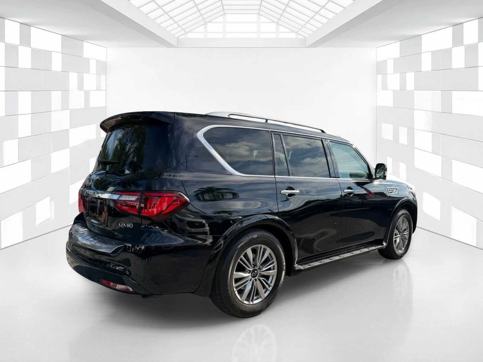 2021 INFINITI QX80 LUXE photo 7