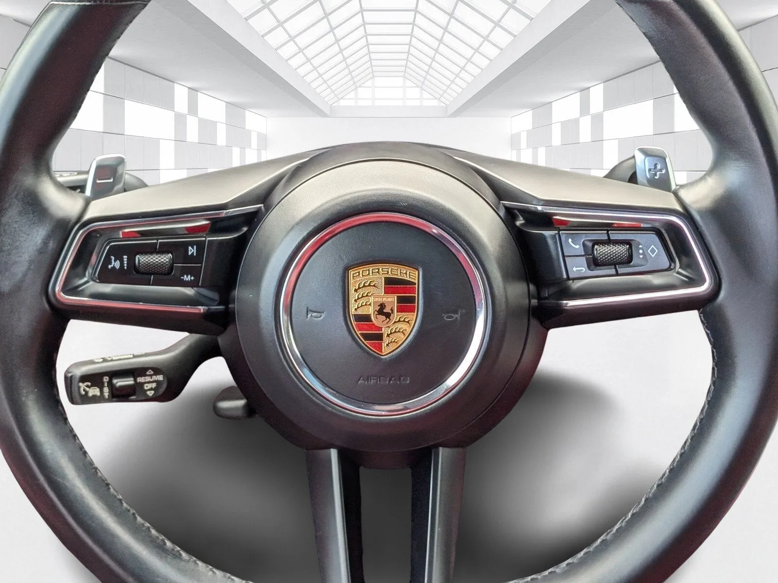 2023 Porsche Macan T photo 9
