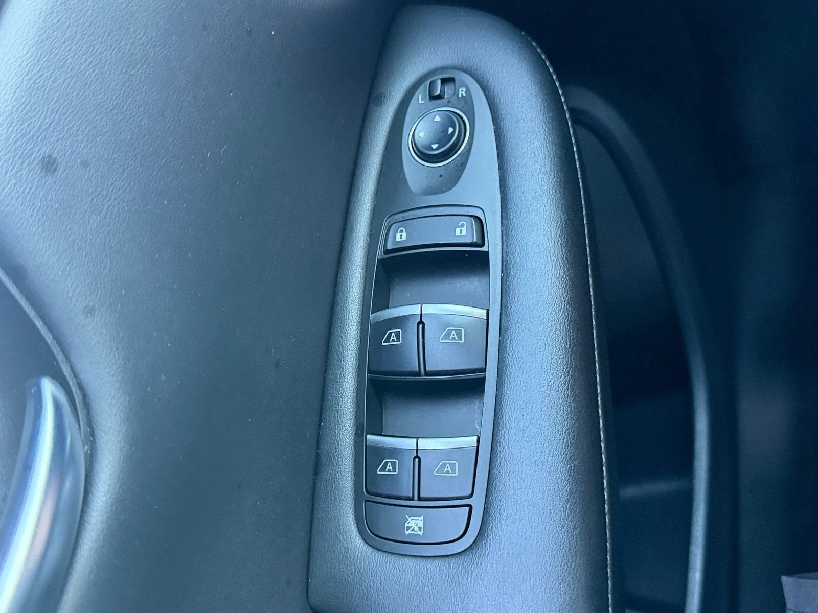 2020 INFINITI QX50 ESSENTIAL photo 36