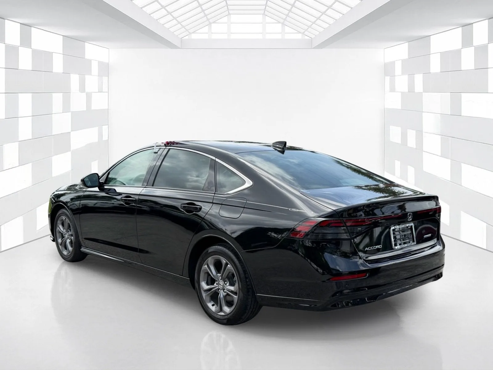 2023 Honda Accord Hybrid EX-L photo 5