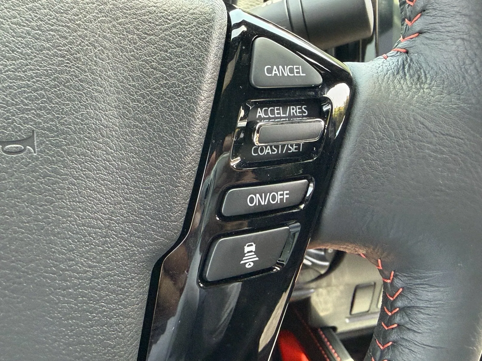 2025 Nissan Frontier Crew Cab PRO-4X® photo 25