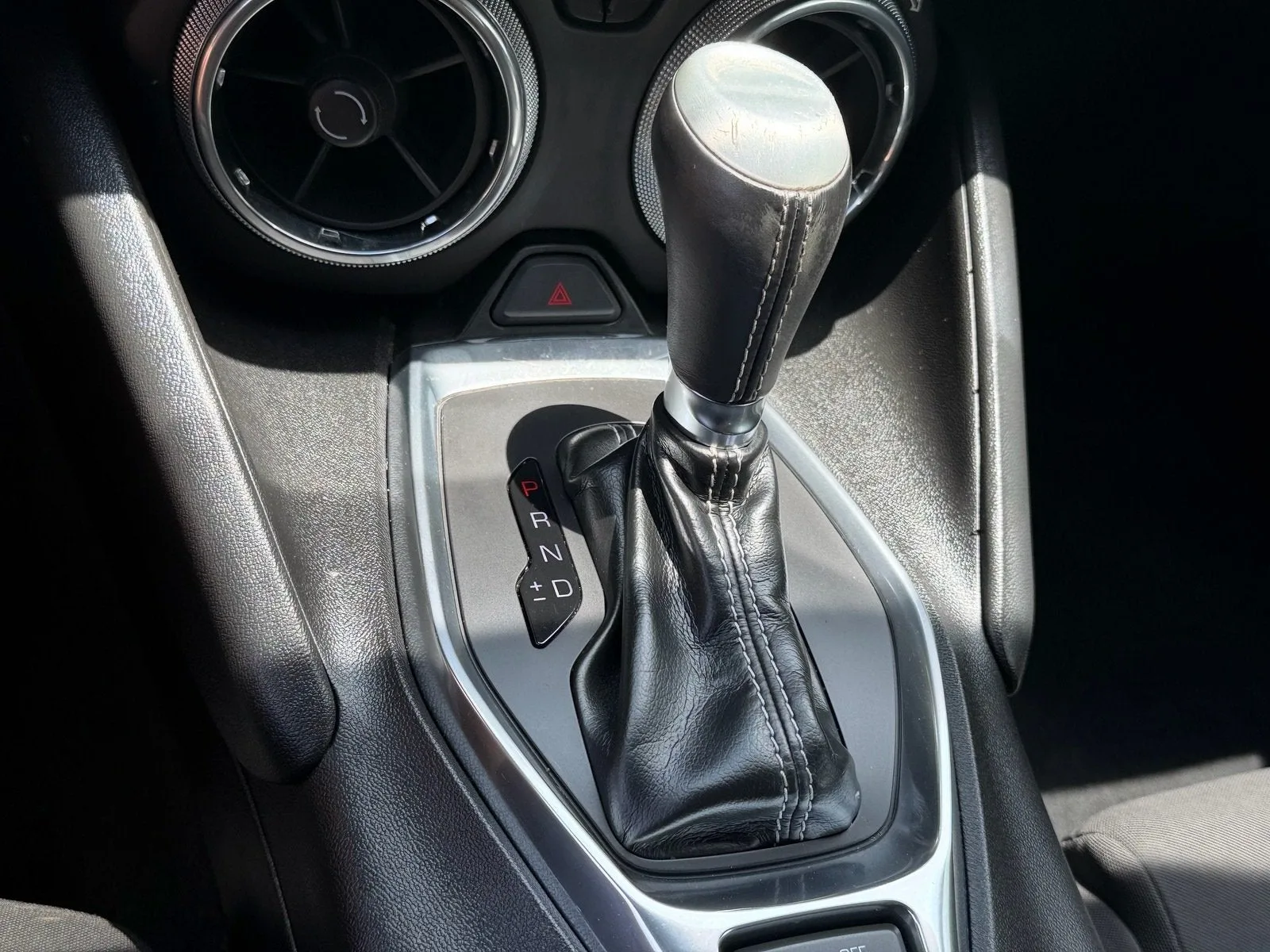 2018 Chevrolet Camaro 1LT photo 21