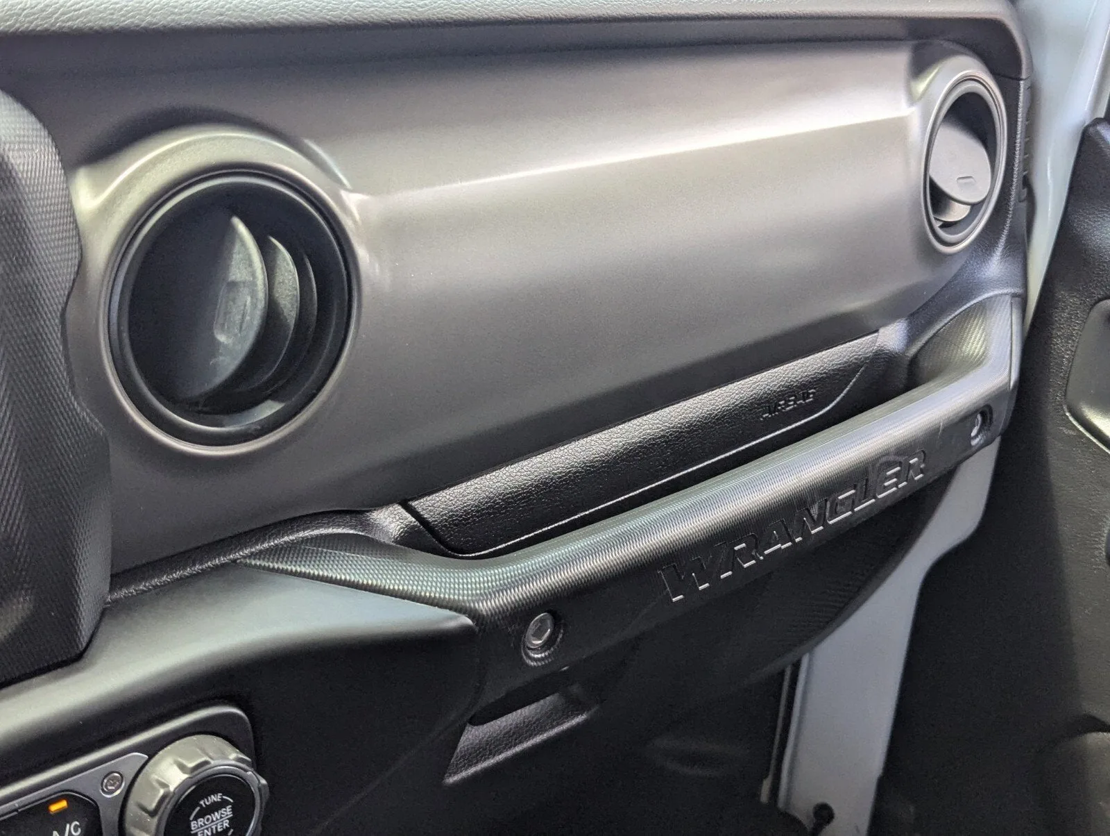 2022 Jeep Wrangler Willys photo 26