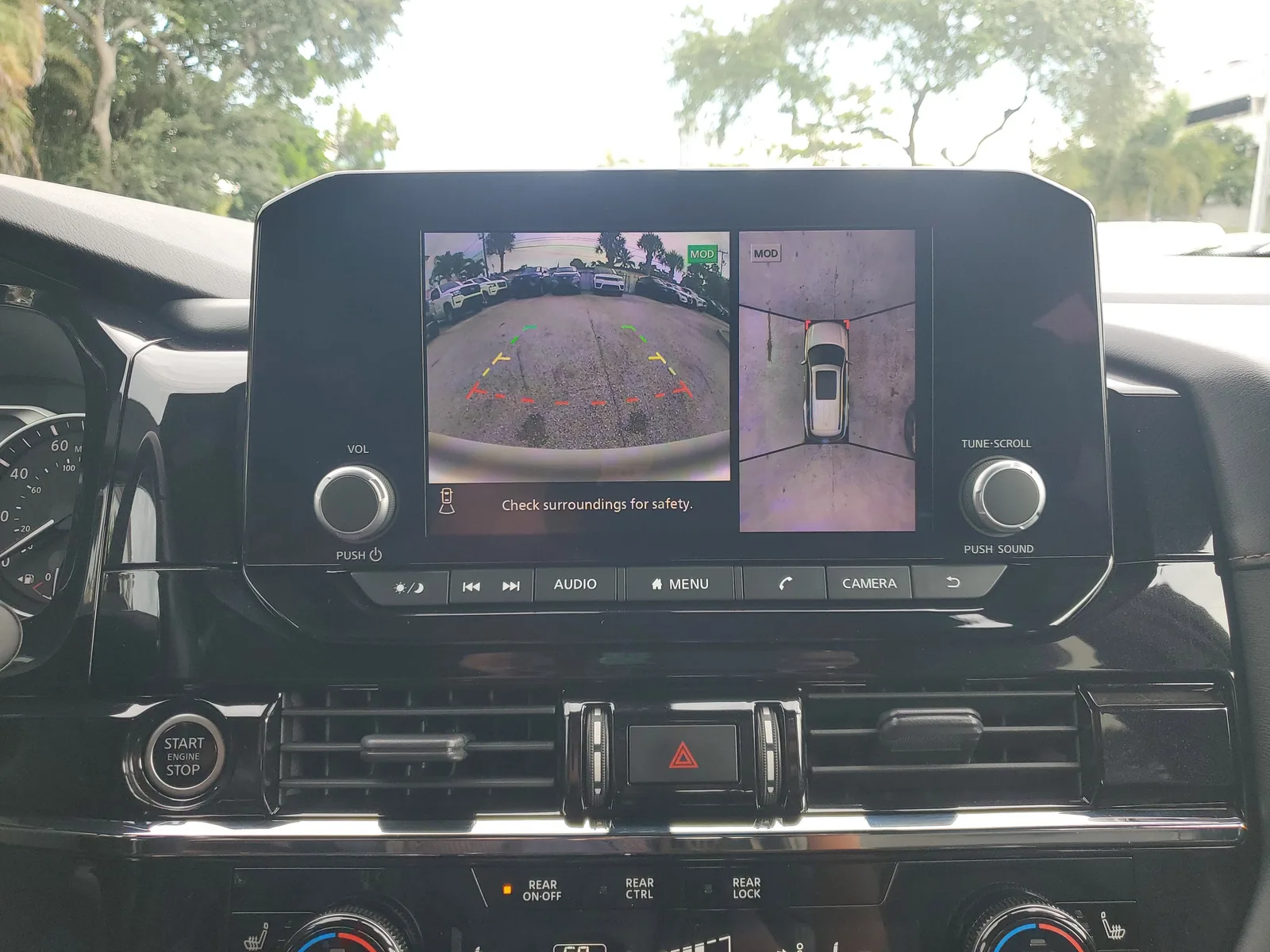 2023 Nissan Pathfinder Rock Creek 4WD photo 8