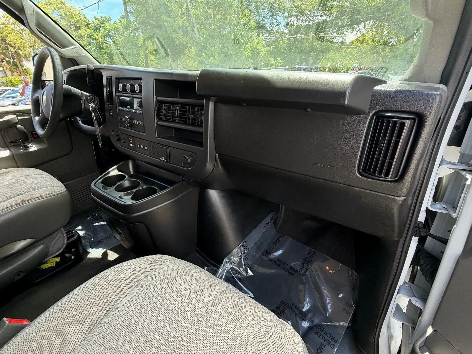 2024 Chevrolet Express Passenger LT photo 12