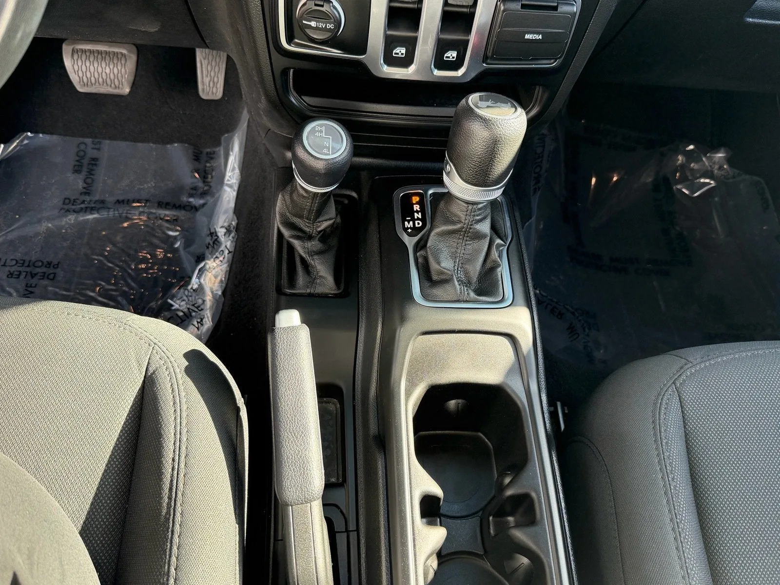 2023 Jeep Wrangler Willys photo 15