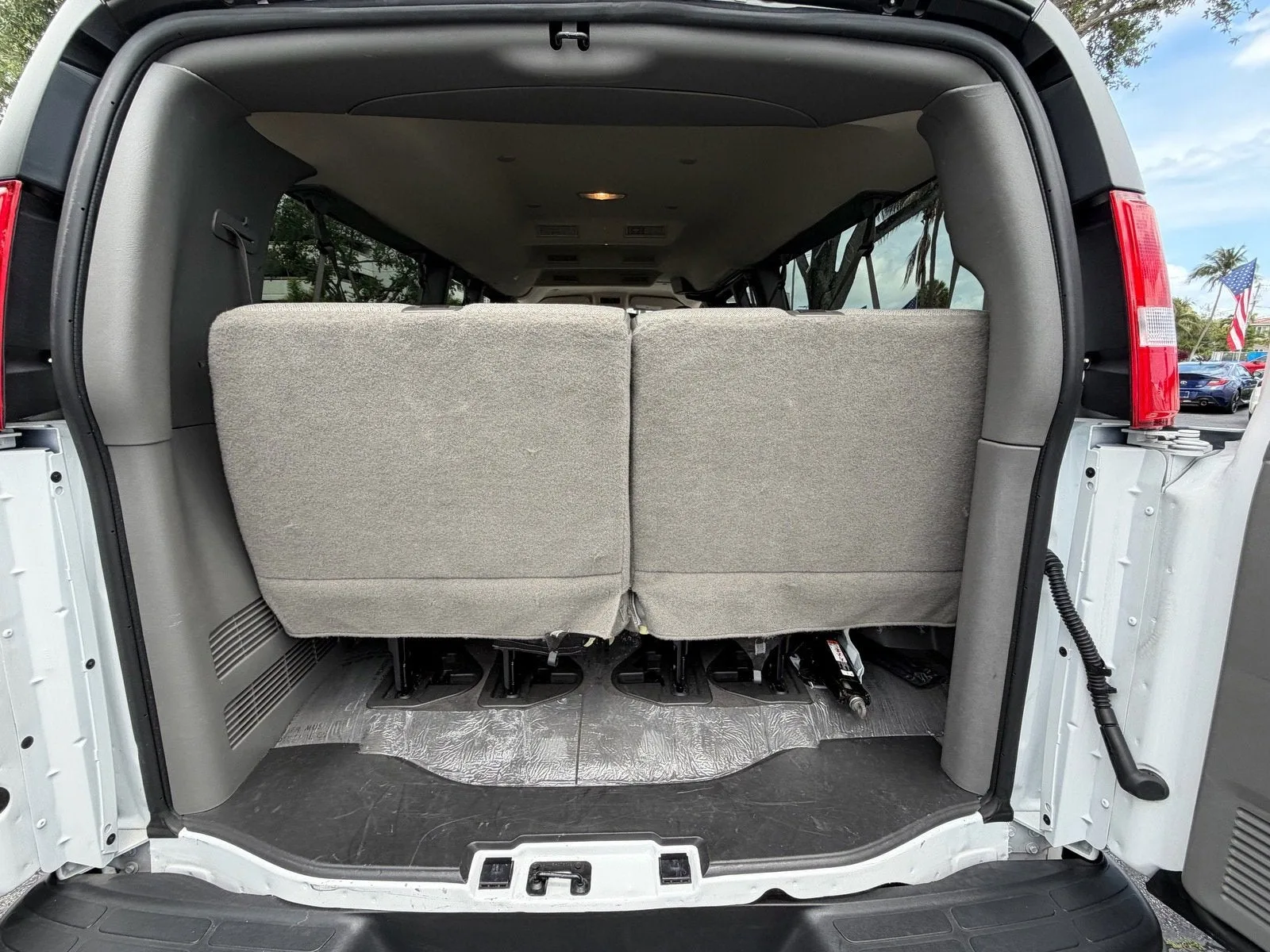 2025 Chevrolet Express Passenger LT photo 13