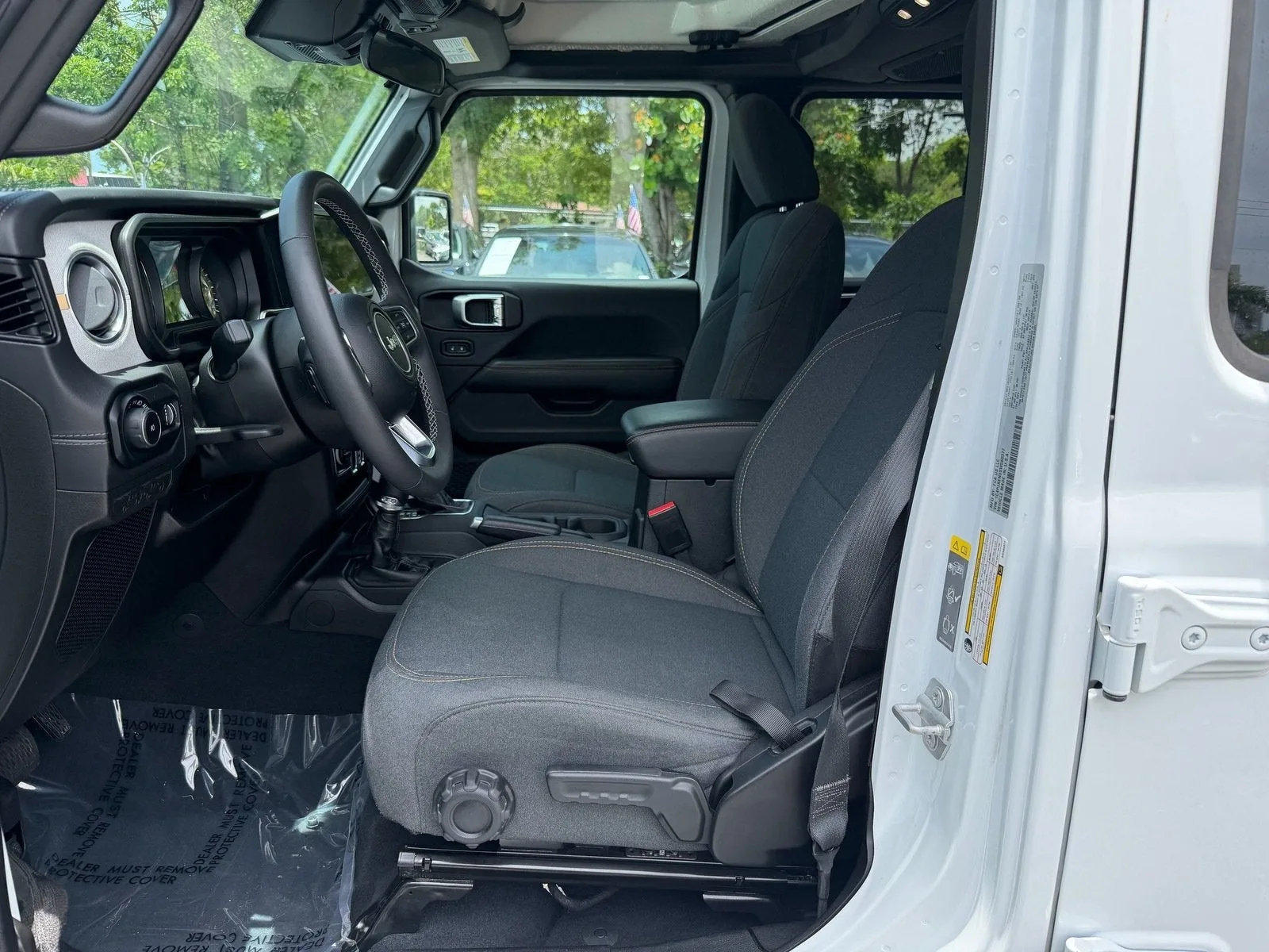 2025 Jeep Wrangler Sahara photo 10