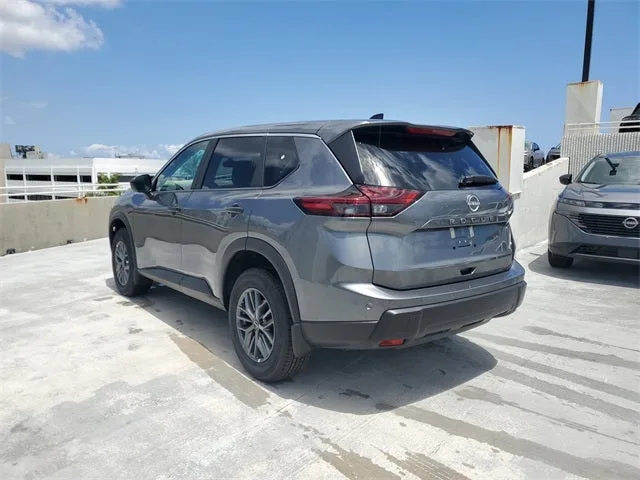 2025 Nissan Rogue S photo 6