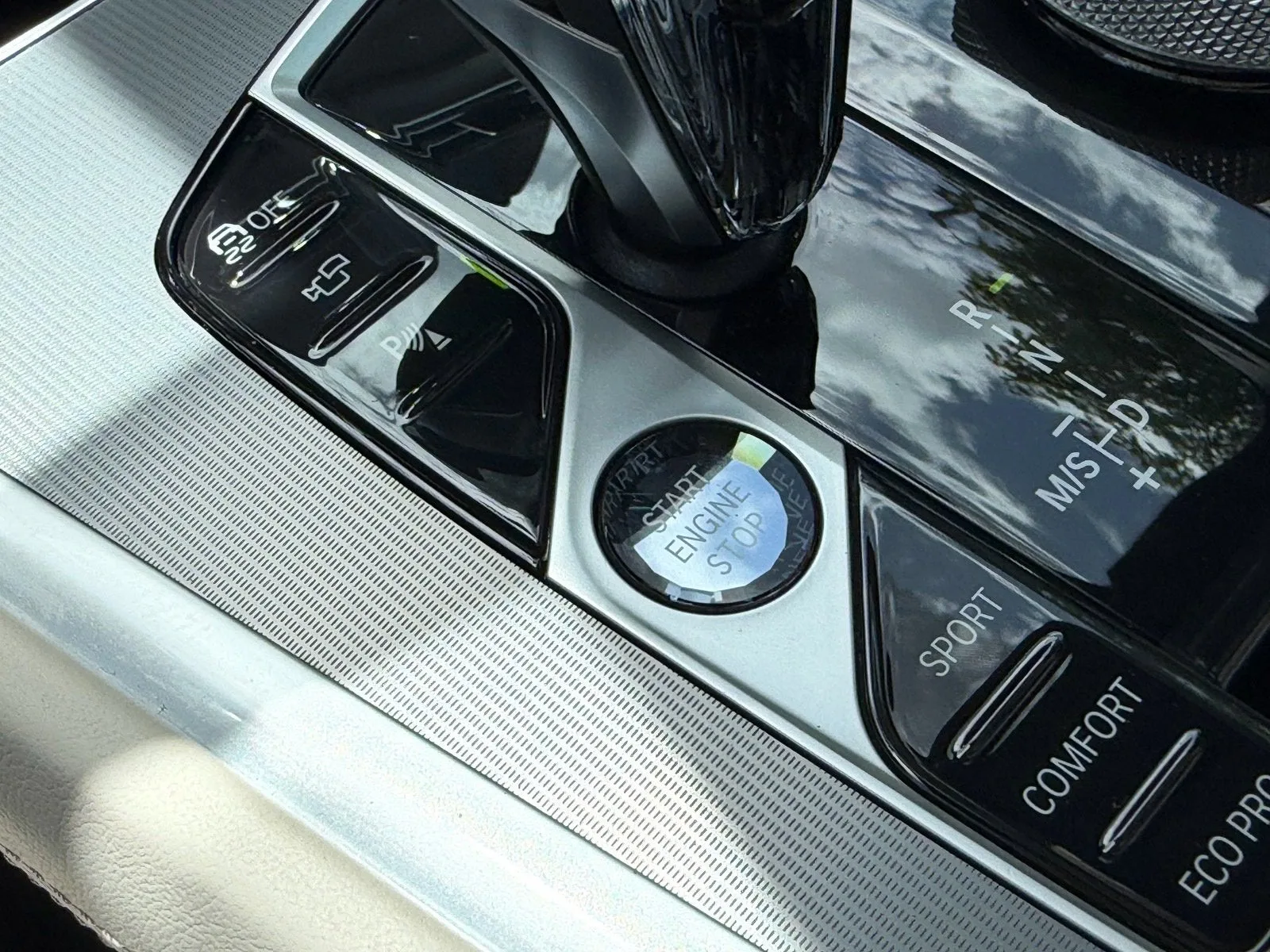 2023 BMW X6 xDrive40i photo 28