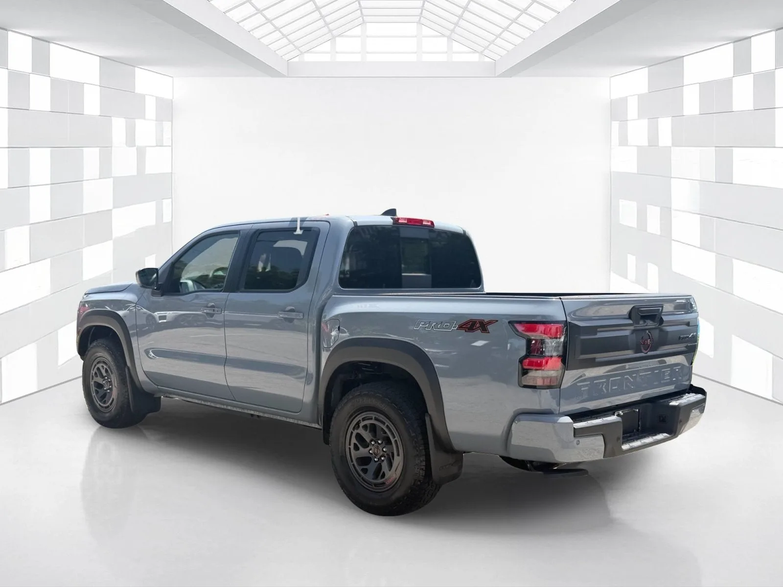 2025 Nissan Frontier Crew Cab PRO-4X® photo 4