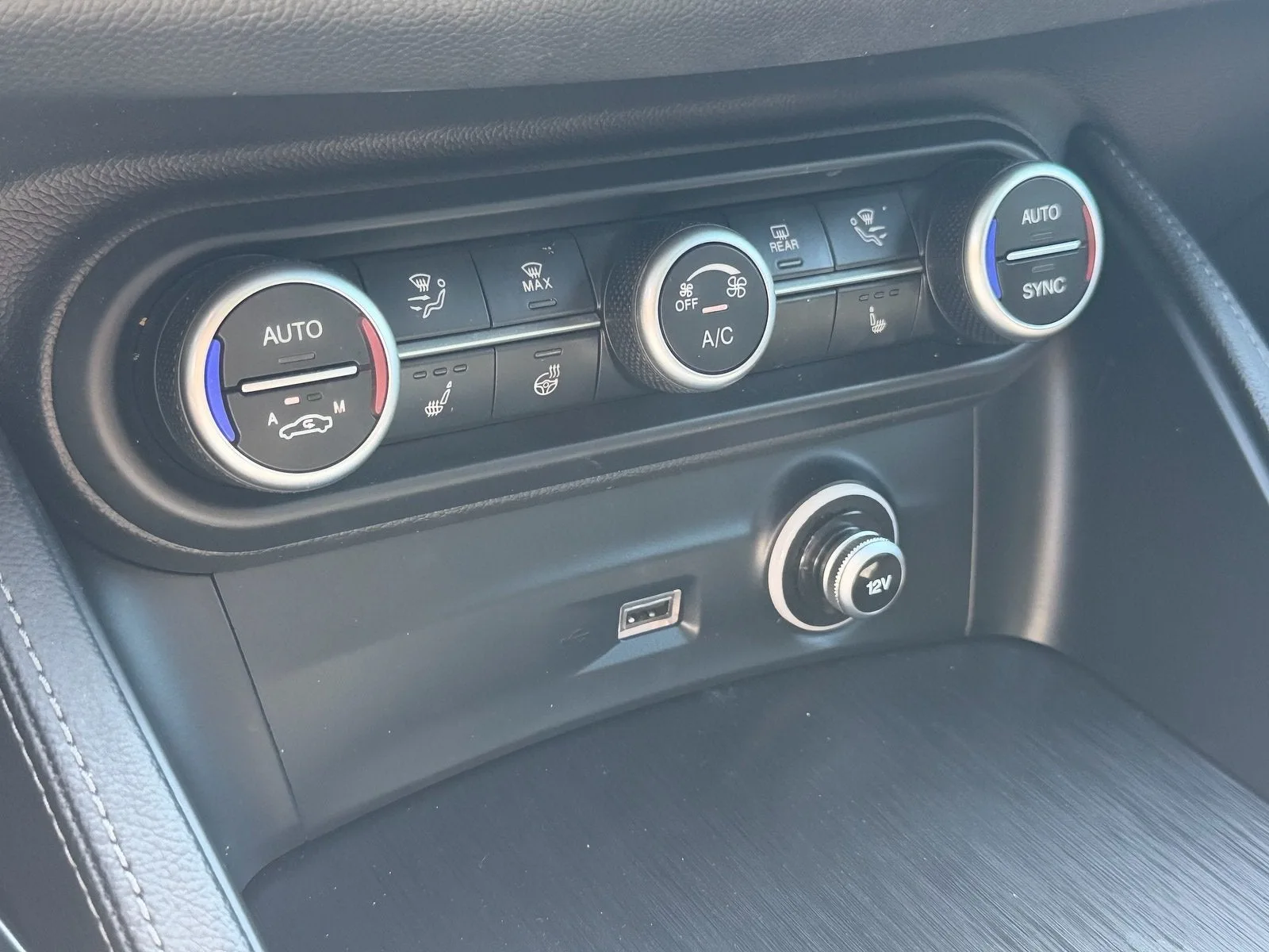 2023 Alfa Romeo Stelvio Sprint photo 28