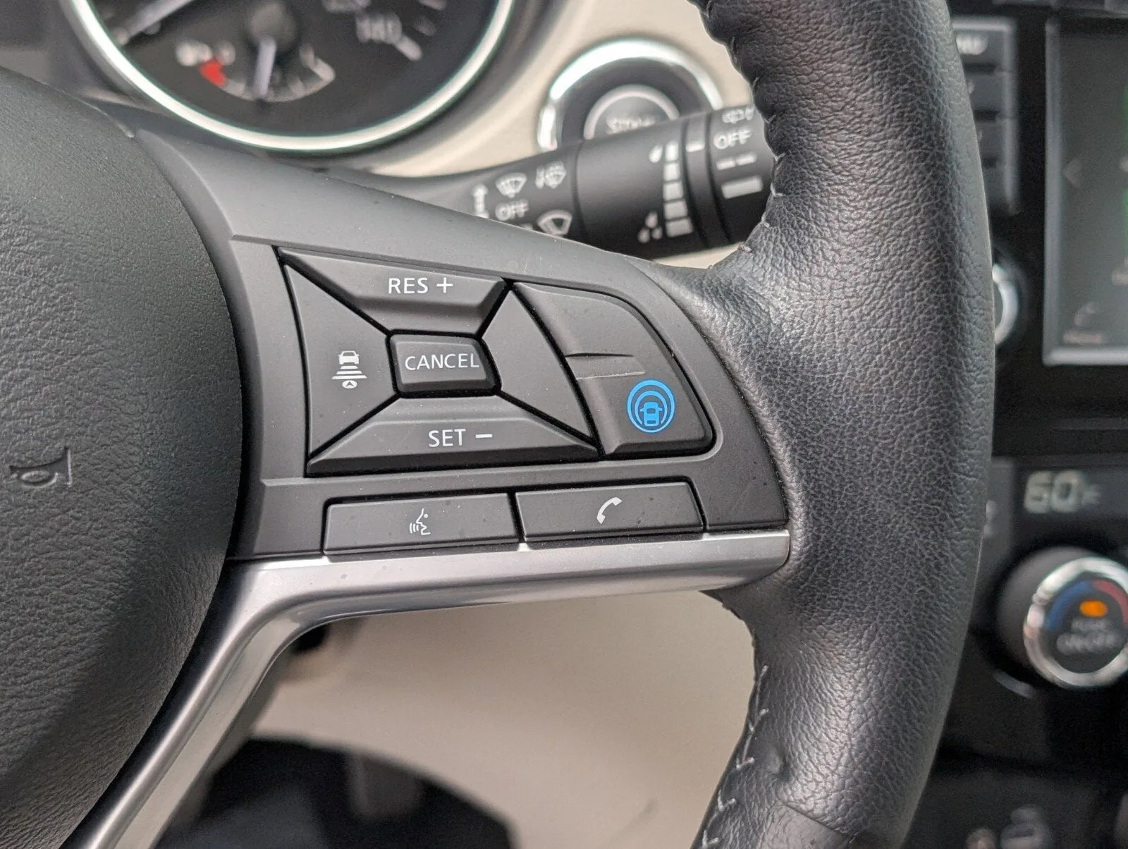 2022 Nissan Rogue Sport SL photo 32