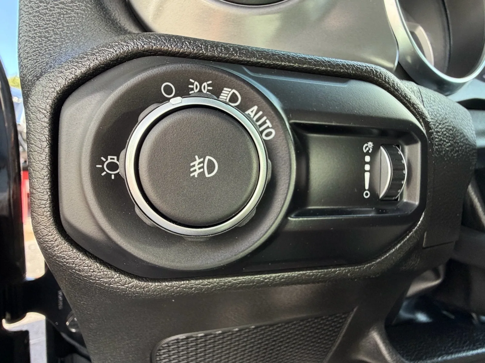 2023 Jeep Wrangler Willys photo 18