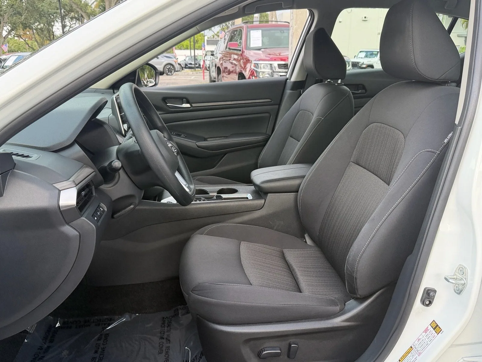 2025 Nissan Altima SV photo 9